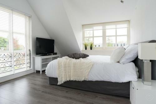 Idyllic Sloten Apartment
