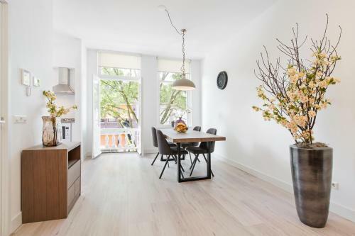 Windmill Apartments By Vgw