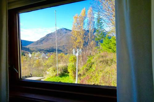 Ersfjord Mountain Cottage