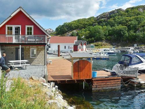 Four-bedroom Holiday Home In Utsira