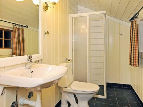 Holiday Home Mellomstasjonen