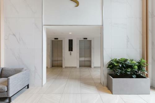 Brand New Modern Studio Apartment In Central Queen Street