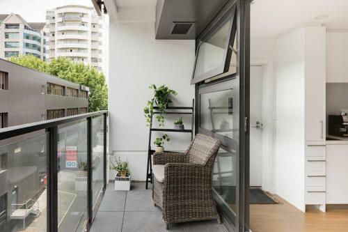 Brand New Modern Studio Apartment In Central Queen Street