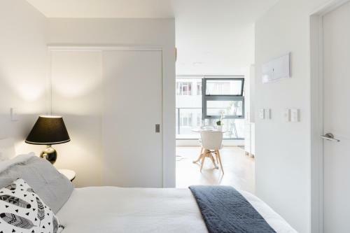 Brand New Modern Studio Apartment In Central Queen Street