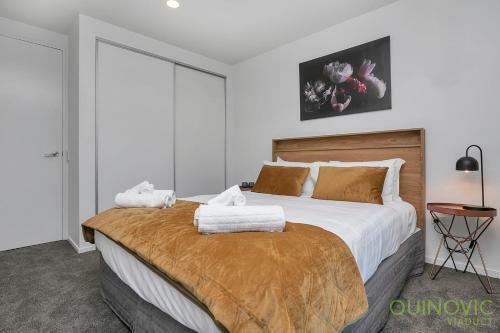 Quinovic Viaduct City Edge Chic Apartment