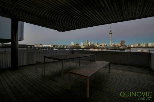 Quinovic Viaduct City Edge Chic Apartment