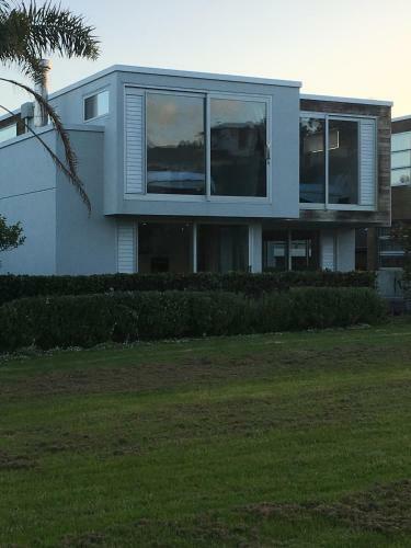 The Beach View House, Milford