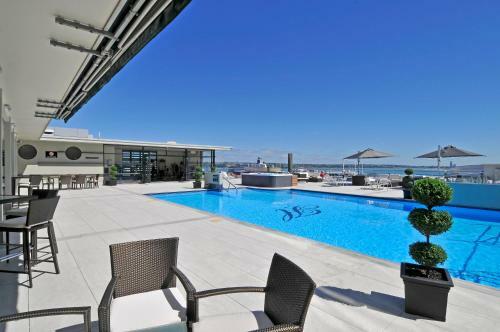 Stylish Large Studio City Apartment
