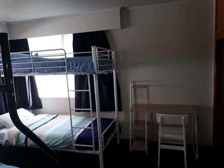 Hostal Bucklands Beach Guest House
