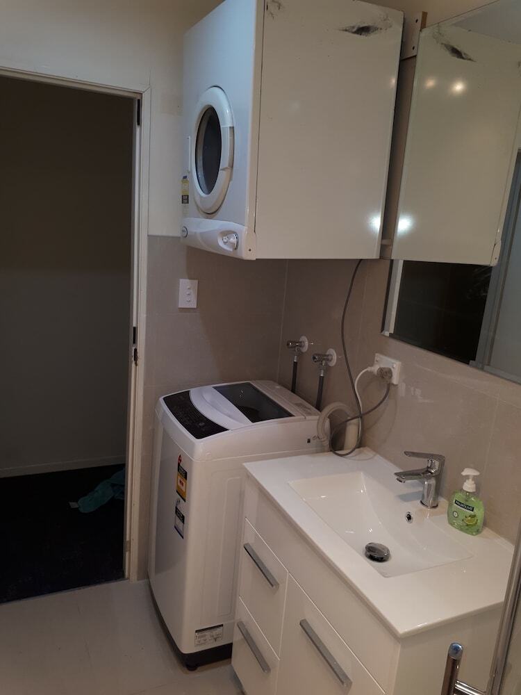 Hostal Bucklands Beach Guest House