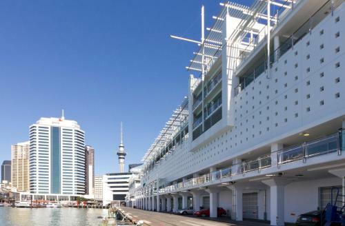Qv Private Waterfront Apartment - Princes Wharf