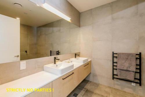 Acrossia Apartment Suites