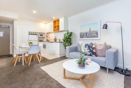 Lovely City Apartment! Views, Pool And Gym