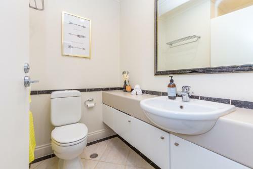 Lovely City Apartment! Views, Pool And Gym