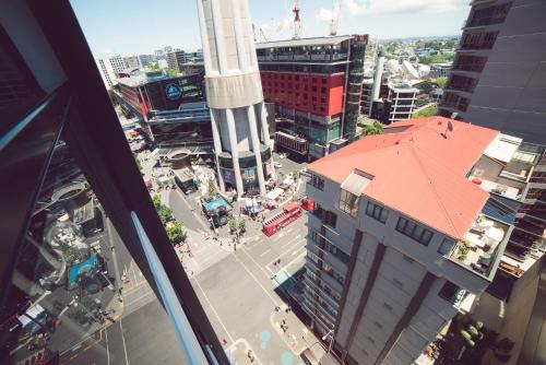 Under The Sky Tower -- Brand New Modern Apartment