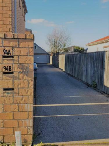 Regents Villa A - Christchurch Holiday Homes