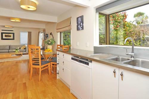 Salisbury Apartment - Christchurch Holiday Homes