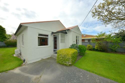 Middlepark Motel