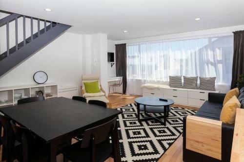 Apartamento Cloud 9 - Inner City Townhouse