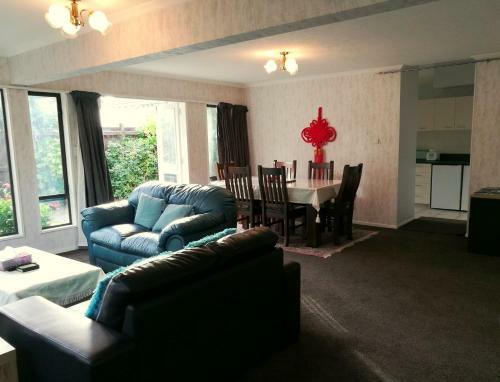 Bed & Breakfast Stay At Jellie Park