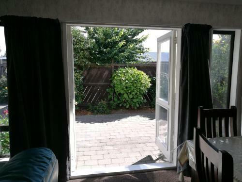 Bed & Breakfast Stay At Jellie Park