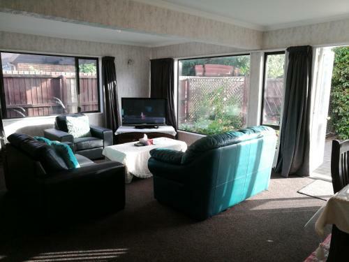 Bed & Breakfast Stay At Jellie Park