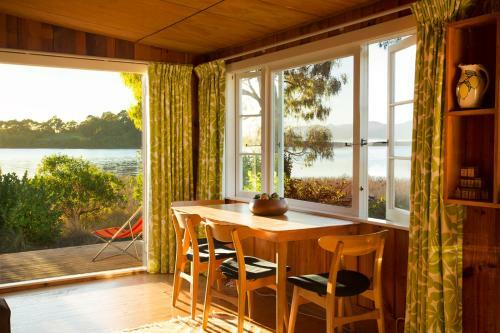 The Apple Pickers' Cottages At Matahua