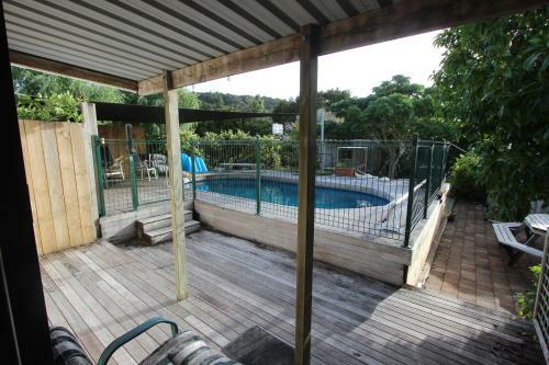 Bed & Breakfast Laharan Retreat