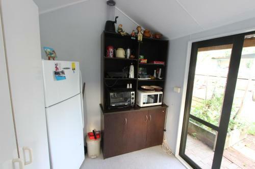 Bed & Breakfast Laharan Retreat