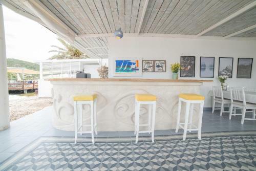 Bed & Breakfast Munchies Beach Suites