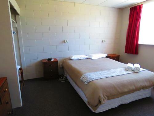 Opunake Motel And Backpackers Lodge