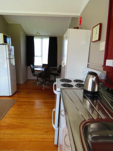 Opunake Motel And Backpackers Lodge