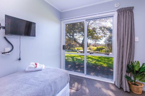 Waihi Beach Hotel