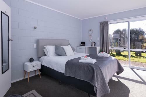 Waihi Beach Hotel