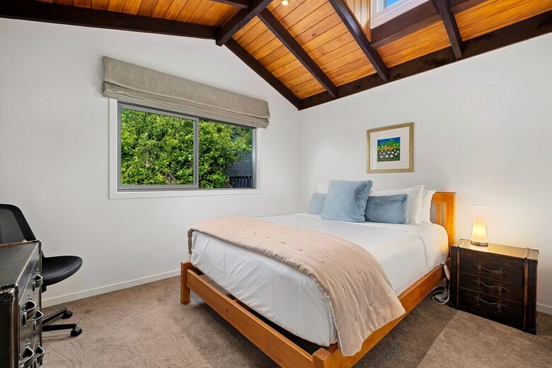 Queenstown Lakefront Dream