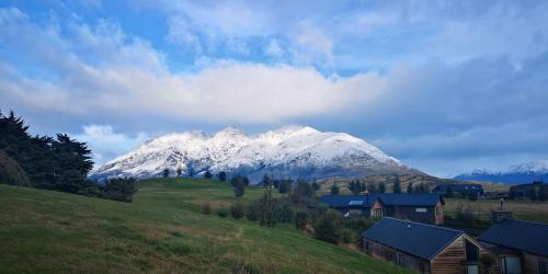 Jacks Point Family Homestay
