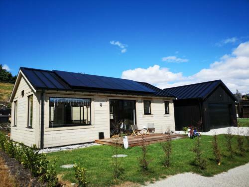 Jacks Point Family Homestay