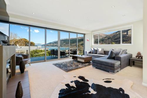 Lakeside Haven
