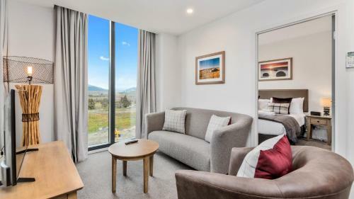 Remarkables Garden Apartment 305