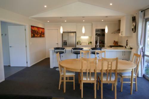 Luxury Ludemann Lodge
