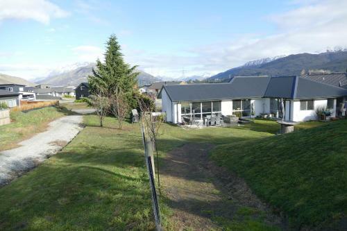 Luxury Ludemann Lodge