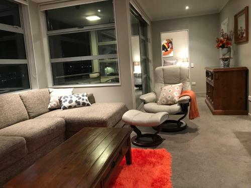 Astonishing Views Superb Waterfront Apartment