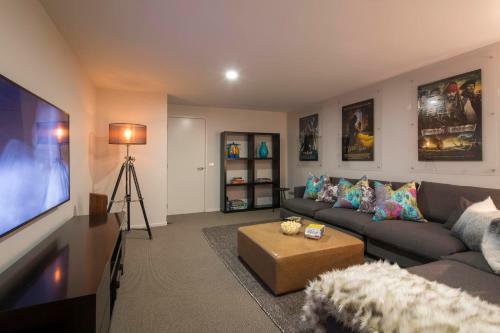 Lakefront Luxury By Touch Of Spice