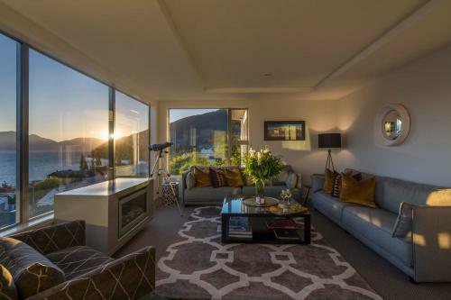Lakefront Luxury By Touch Of Spice