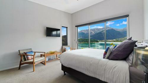 Peninsula Panoramic Views