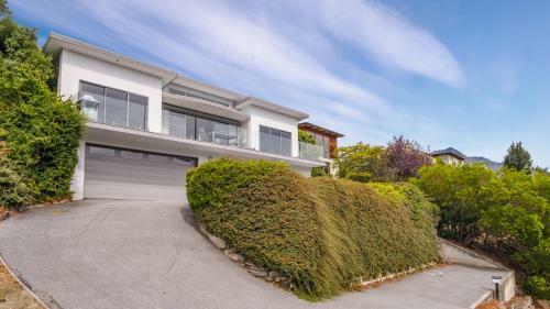 Peninsula Panoramic Views