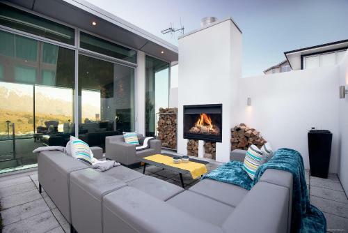 Remarkable Queenstown Lake House