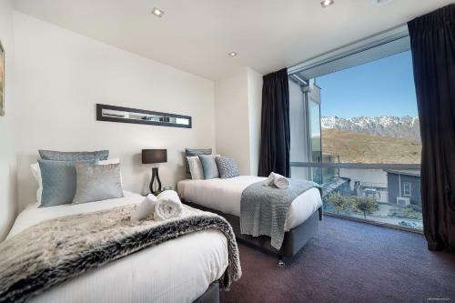 Remarkable Queenstown Lake House