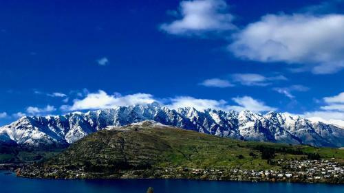 Remarkable Queenstown Lake House