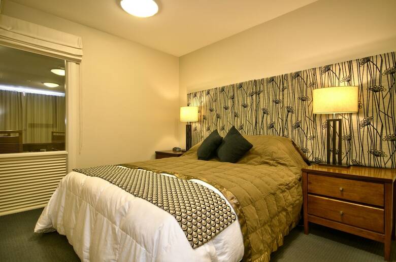 Garden Apartment 624 The Beacon